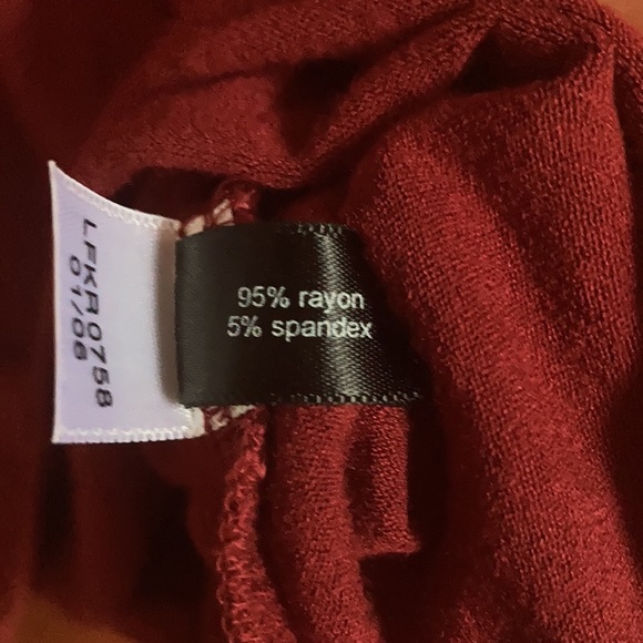 LIKE NEW! The Limited Tank - Picture 9 of 9